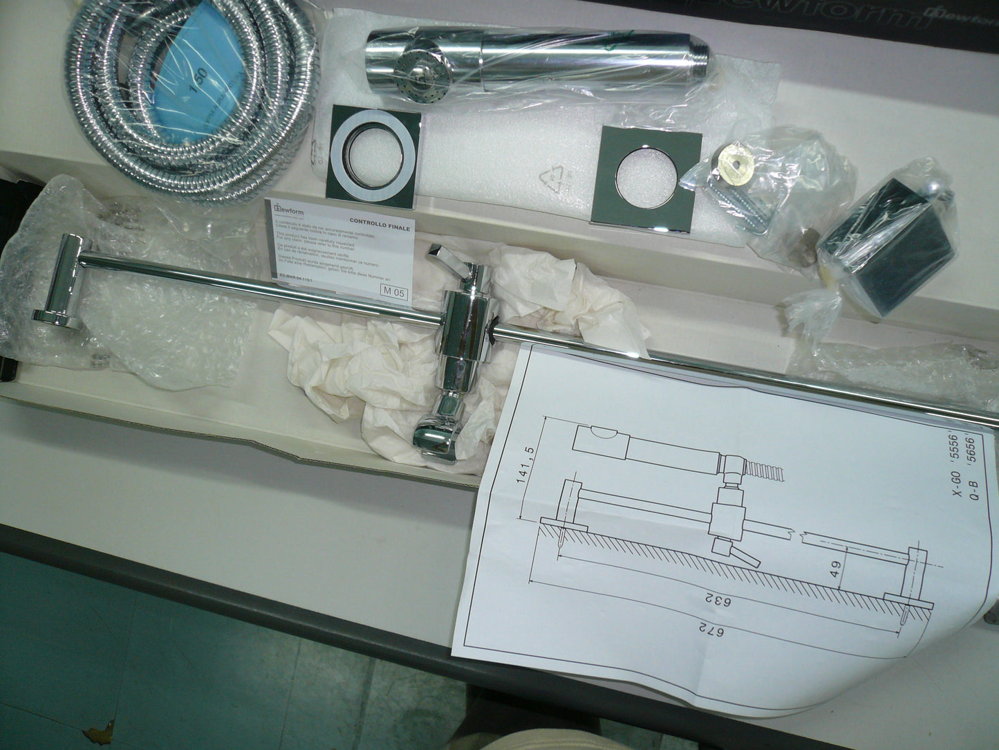Newform "Qb" 5657 completed shower set w/wall union, handshower, shower hose