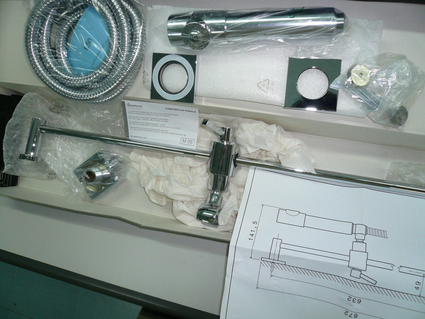 Newform "Qb" 5657 completed shower set w/wall union, handshower, shower hose